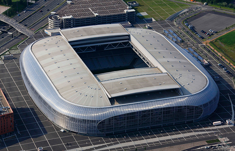 7,400 TONNES – WEIGHT OF THE ROOF, 100 TONNES MORE THAN THE EIFFEL TOWER